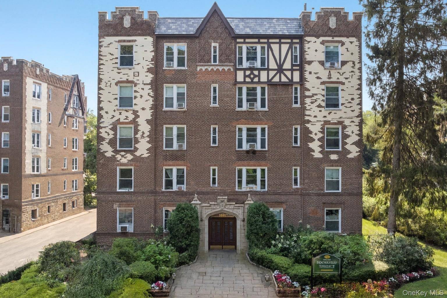 Bronxville, NY 10708,1440 Midland AVE #1D