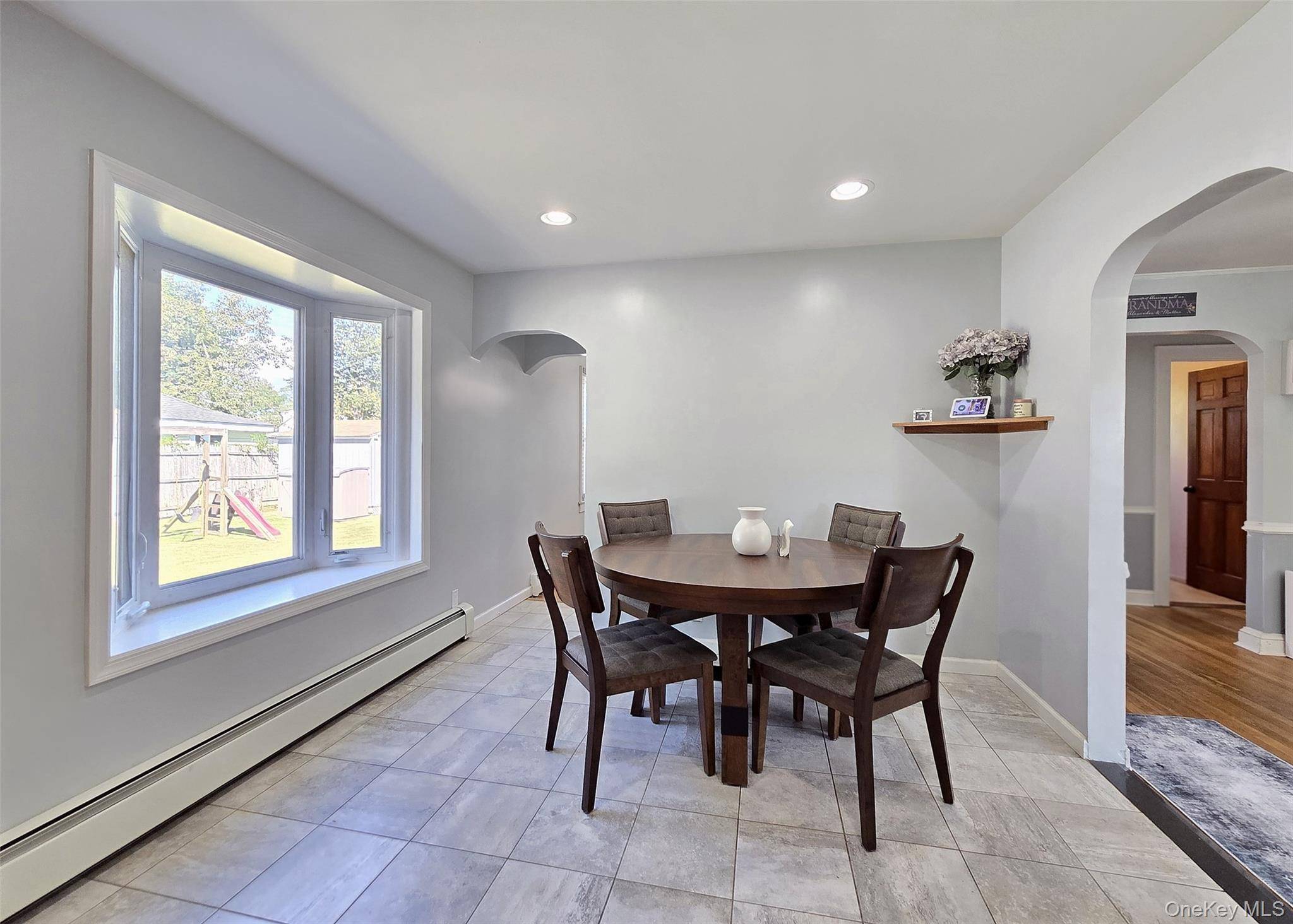 Bohemia, NY 11716,945 Benedict ST