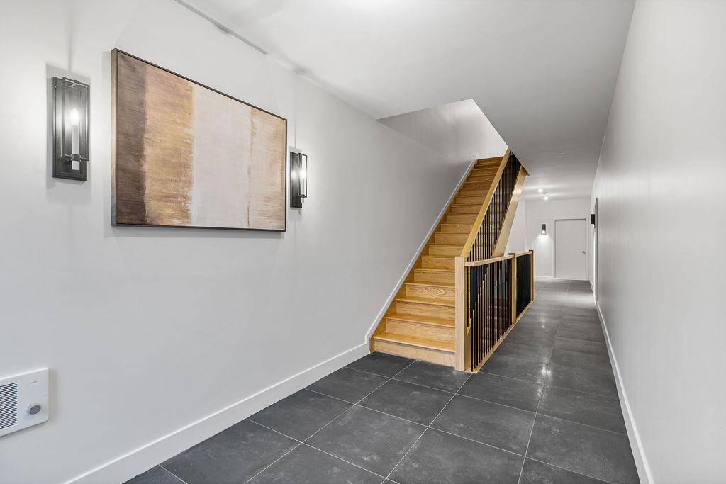 Spring Valley, NY 10977,3 E Funston AVE #220