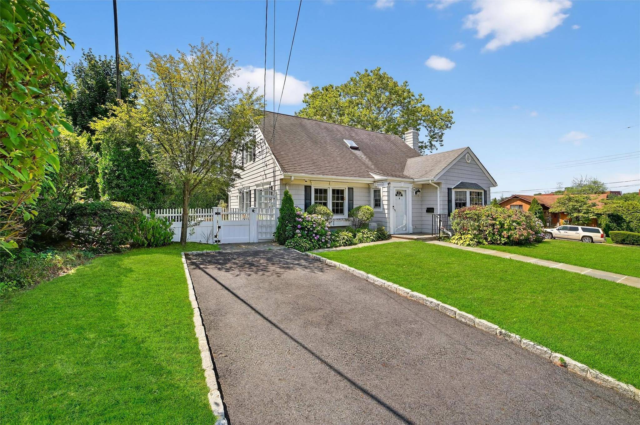 Yonkers, NY 10710,44 Standish AVE