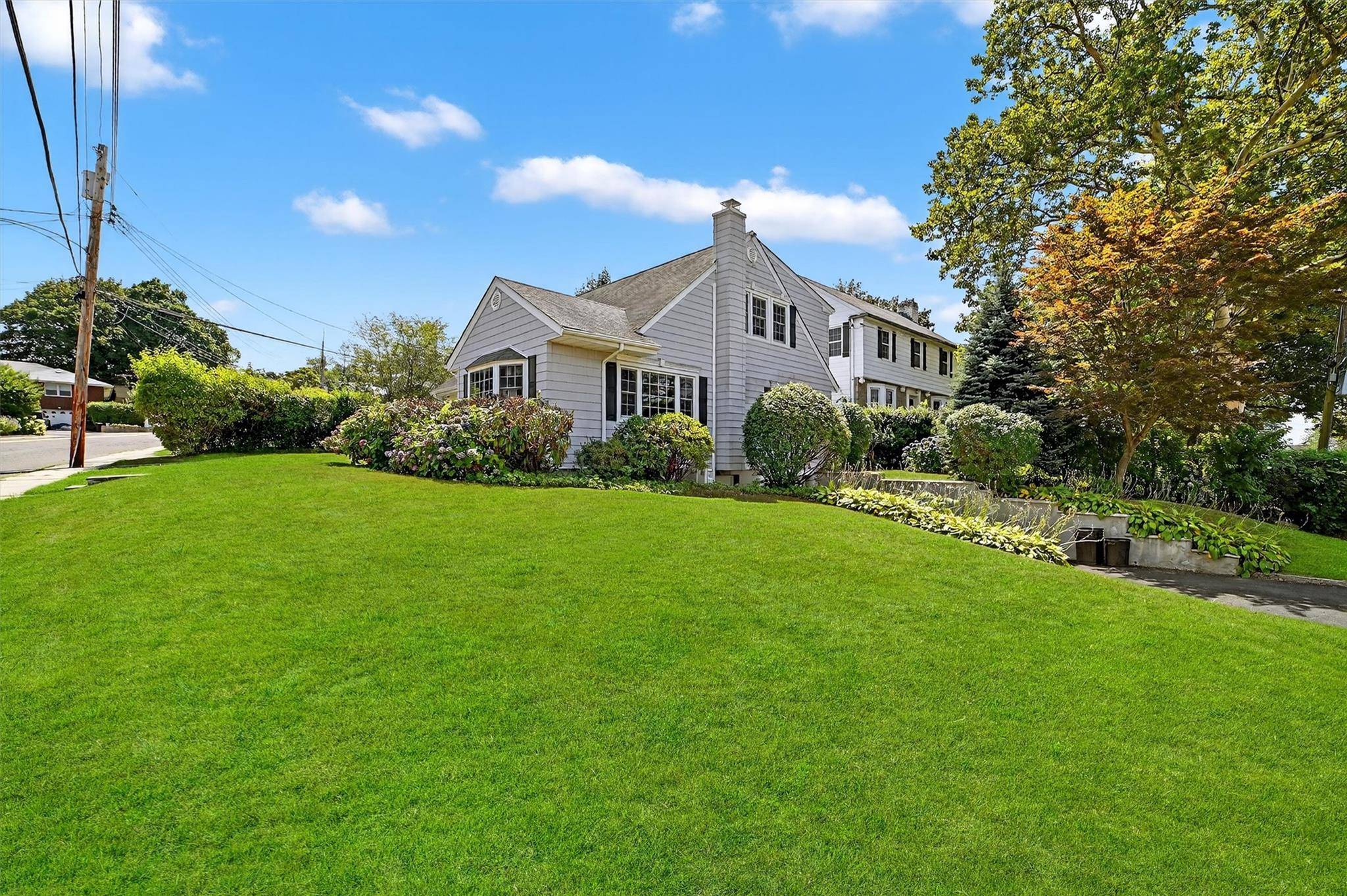 Yonkers, NY 10710,44 Standish AVE