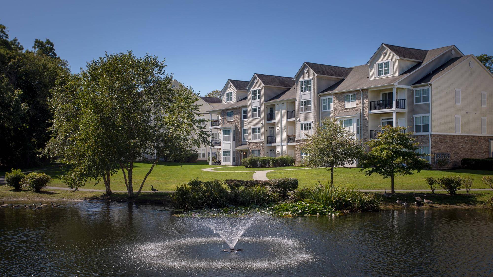 Coram, NY 11727,1 Charles Pond DR #3-318