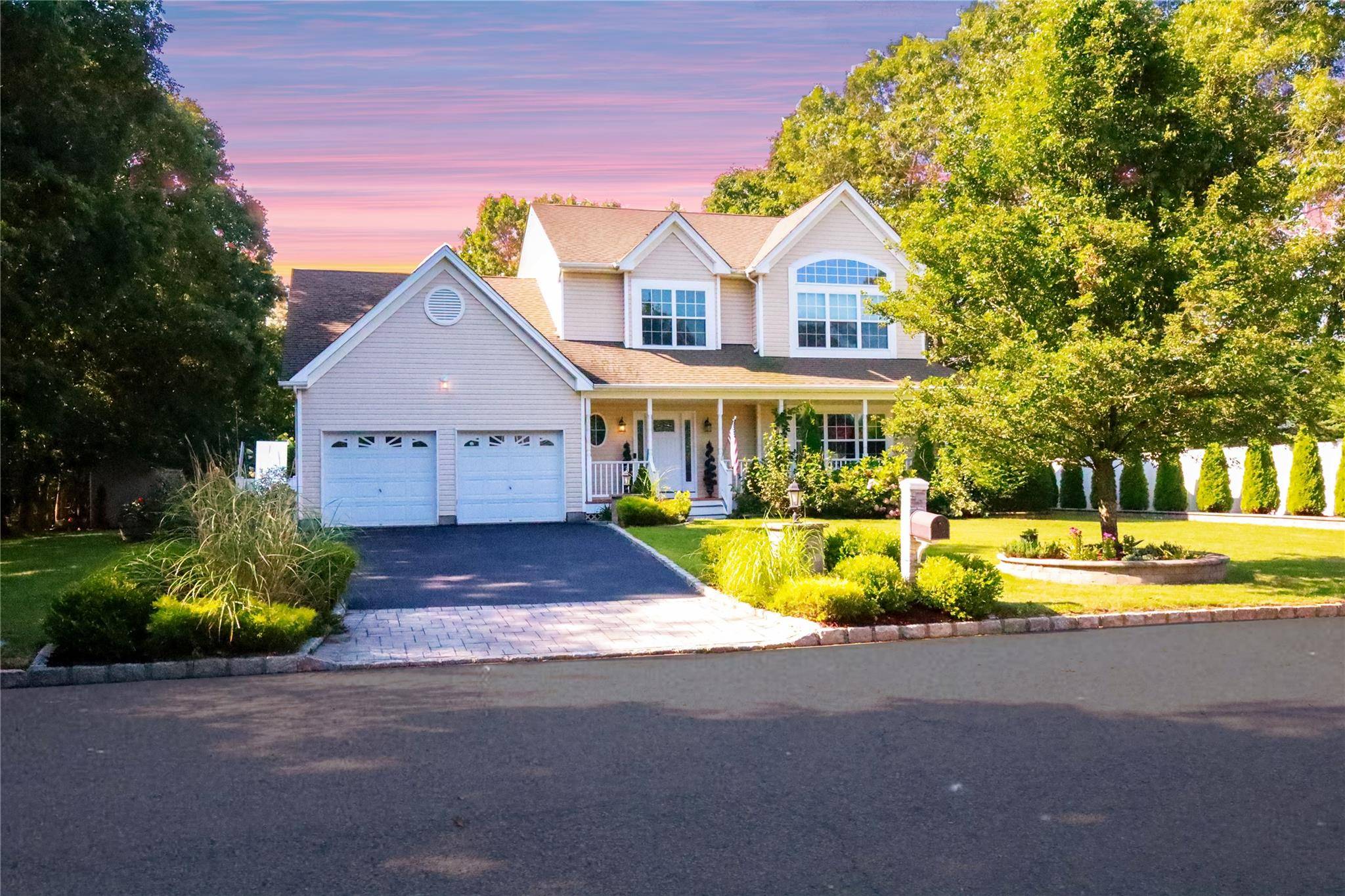 Yaphank, NY 11980,4 Dixon ST