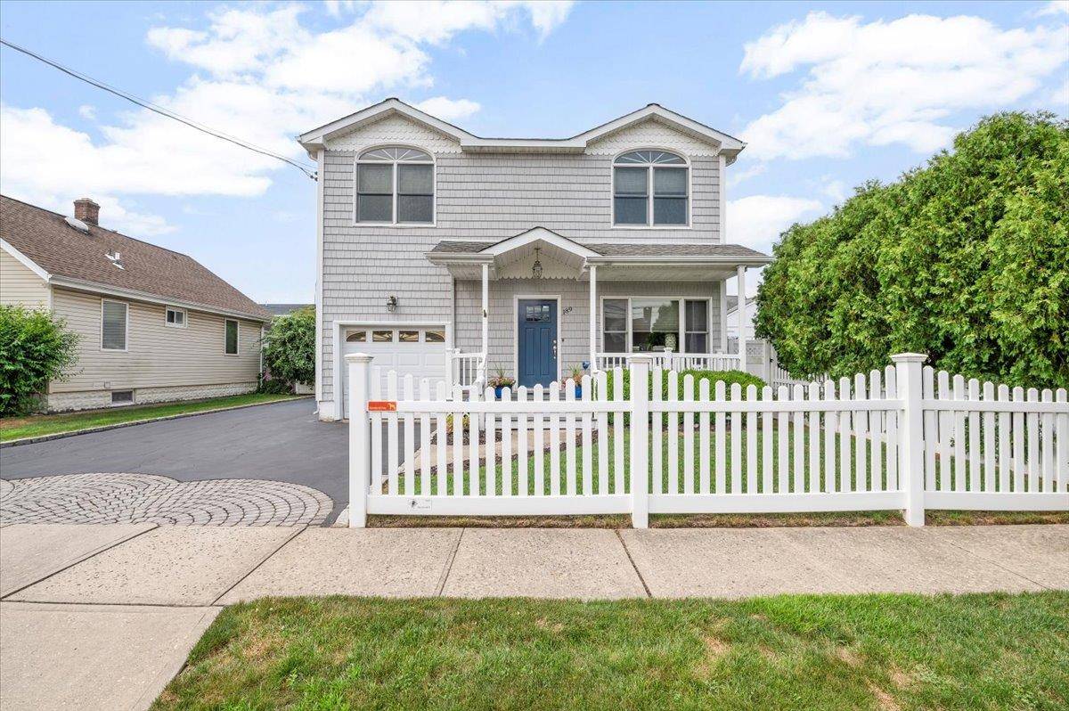 Bethpage, NY 11714,189 N Windhorst AVE