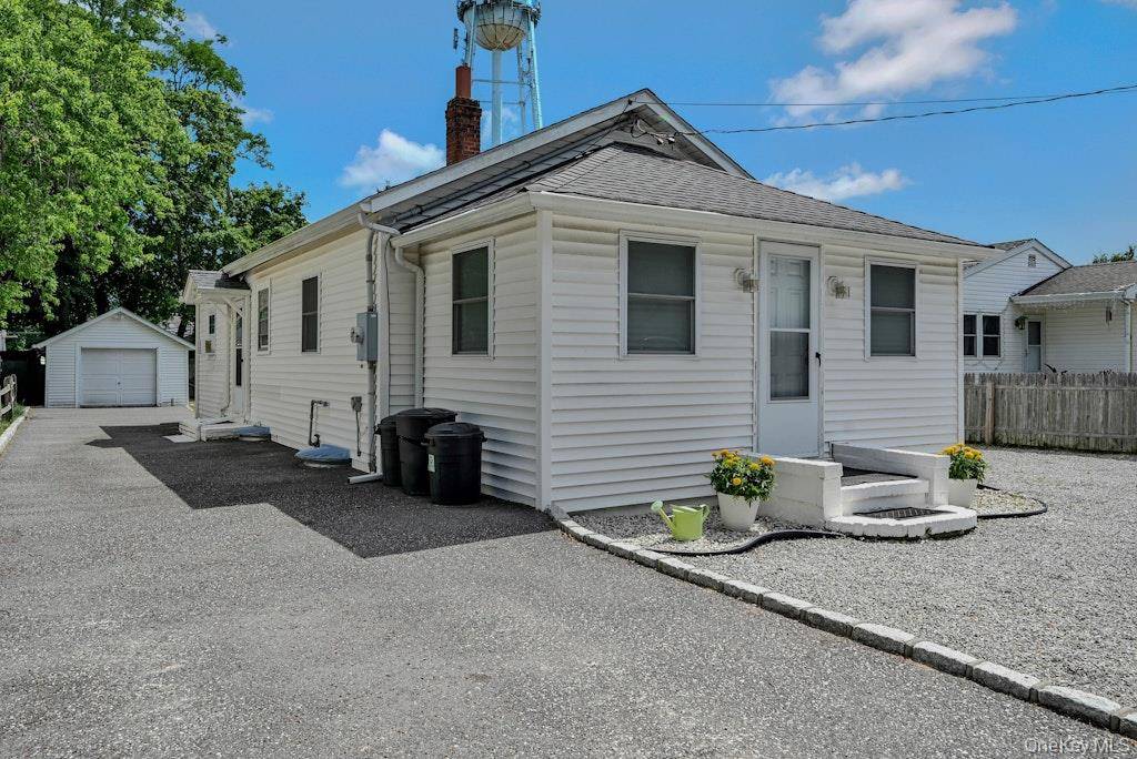 Riverhead, NY 11901,1031 West ST