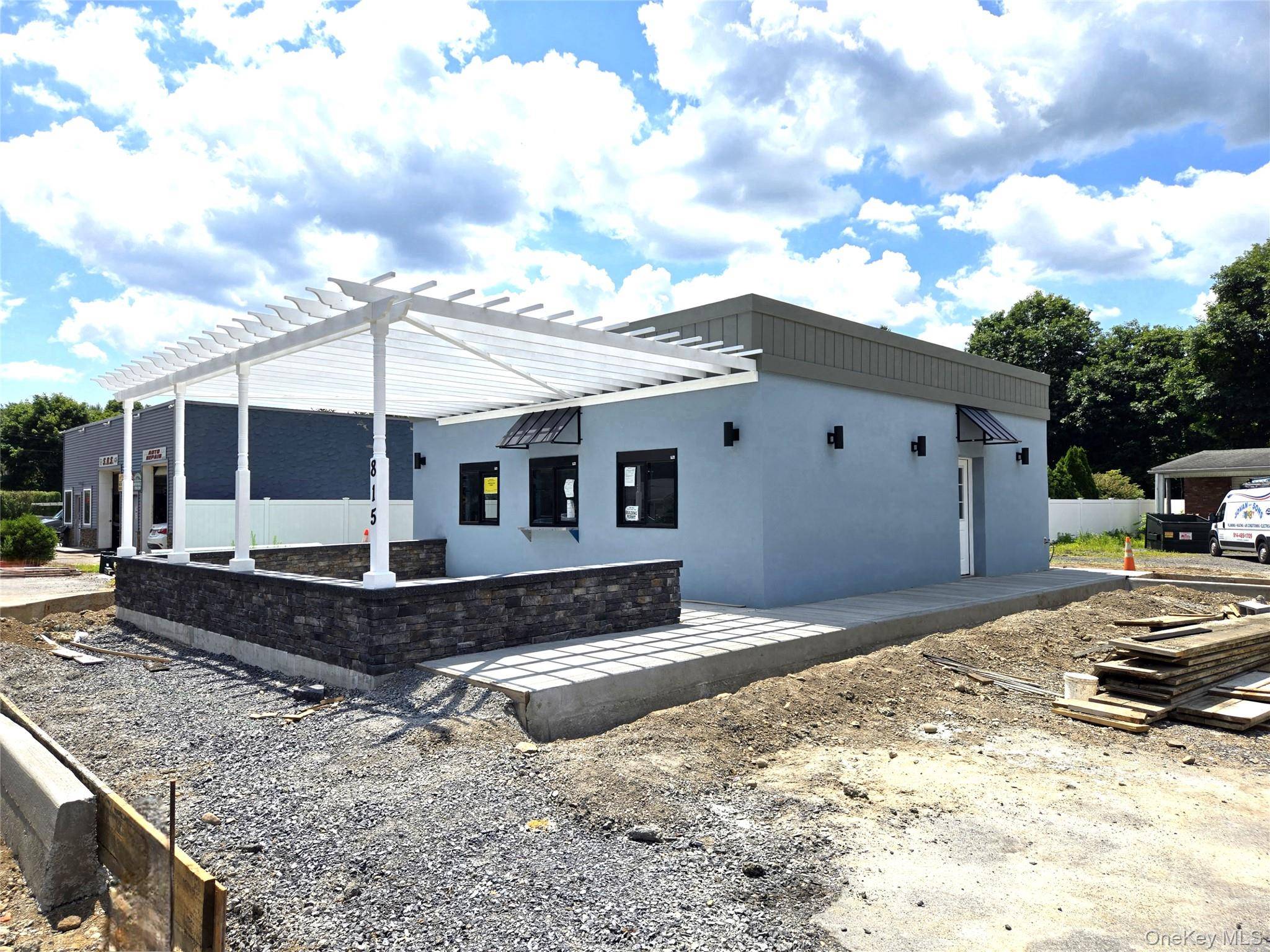 Hyde Park, NY 12538,815-817 Violet AVE