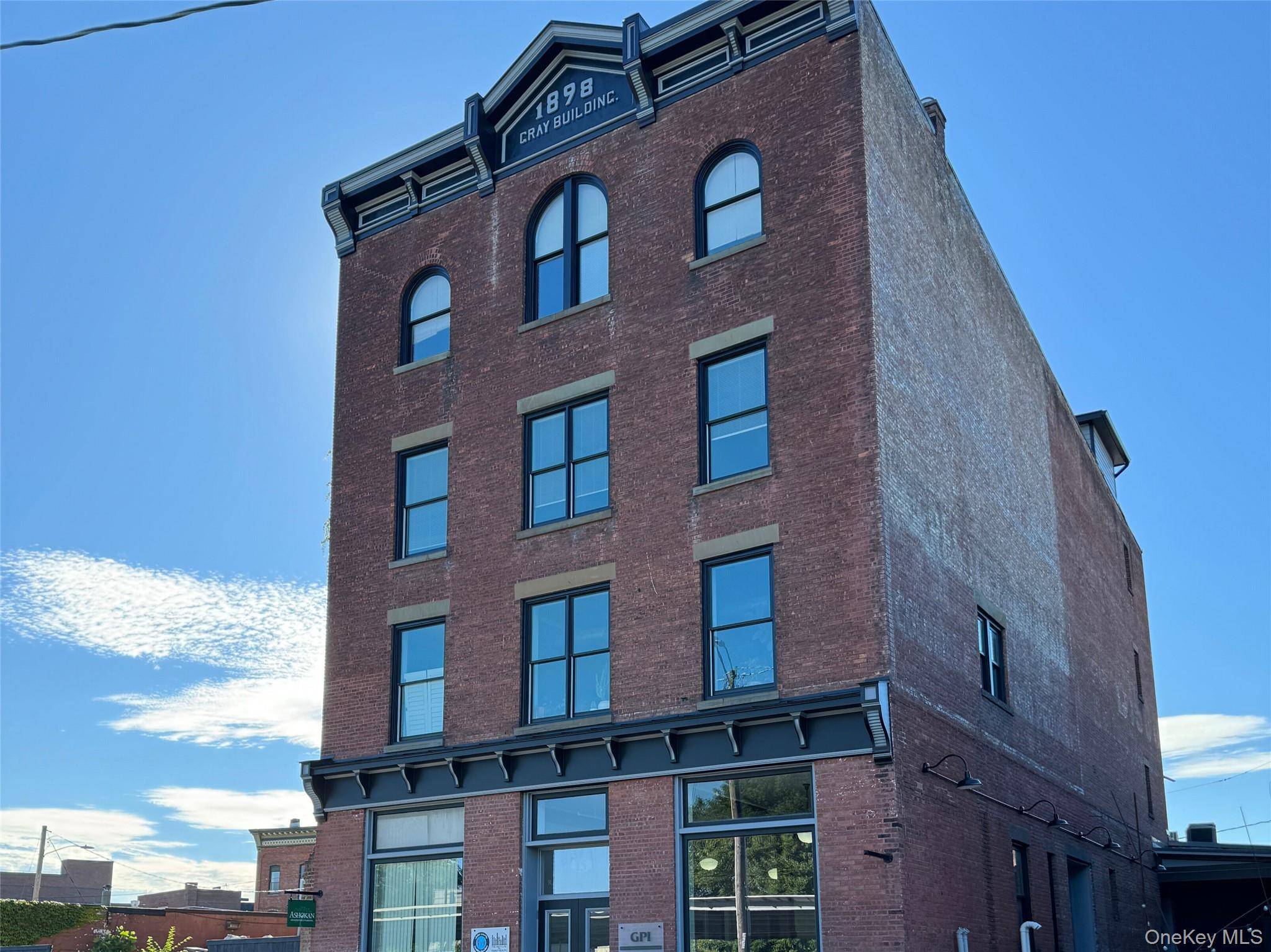Kingston, NY 12401,15 Railroad AVE #2A