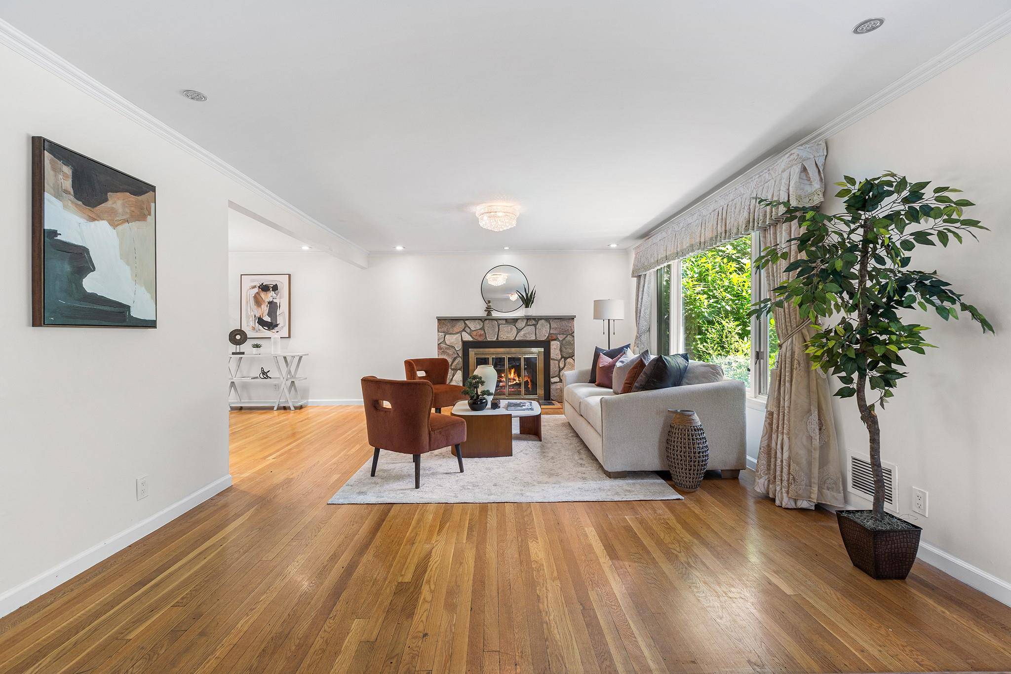 Scarsdale, NY 10583,25 Sprain Valley RD