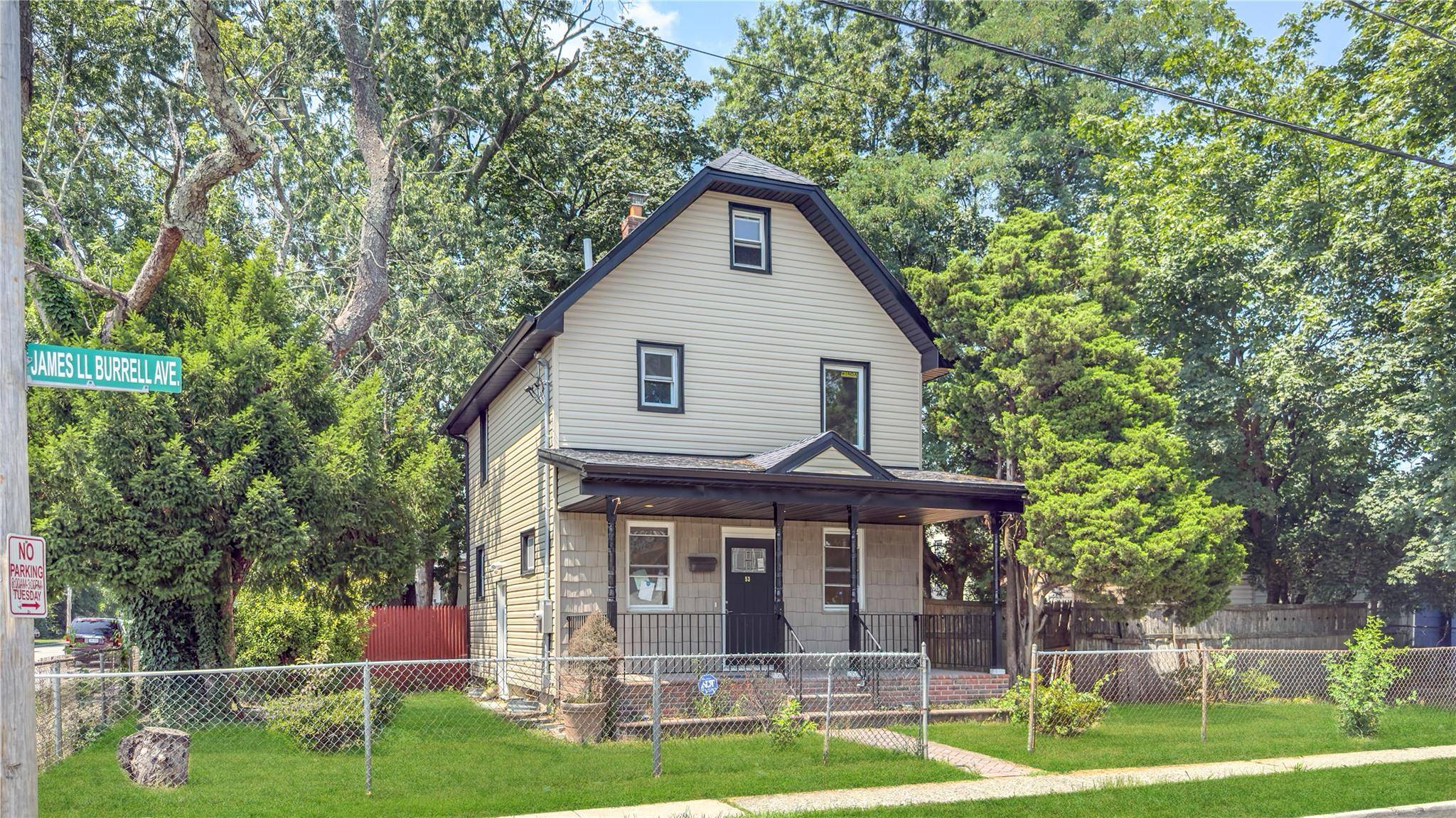 Hempstead, NY 11550,53 James L L Burrell AVE