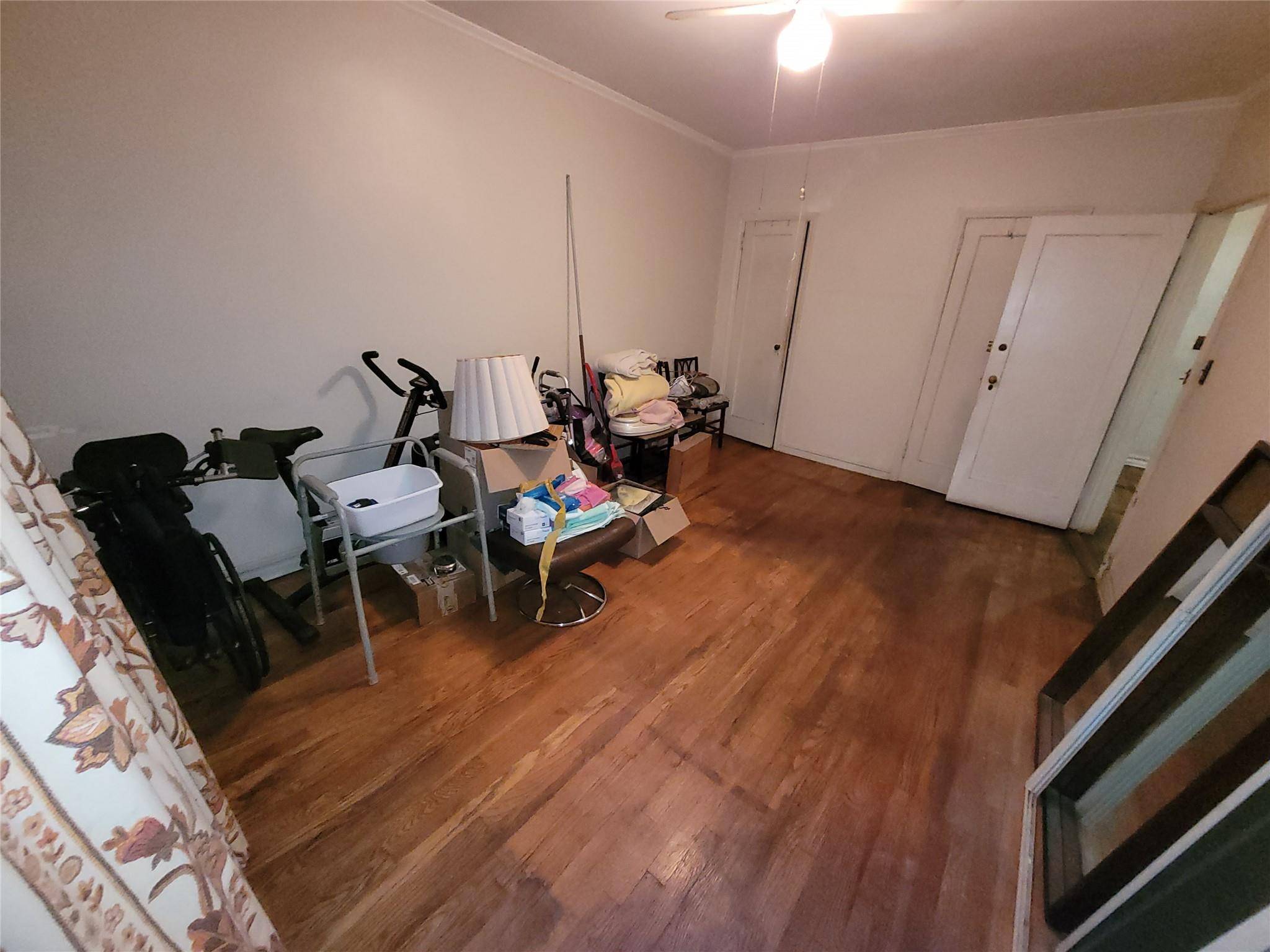 Astoria, NY 11103,3268 42nd ST