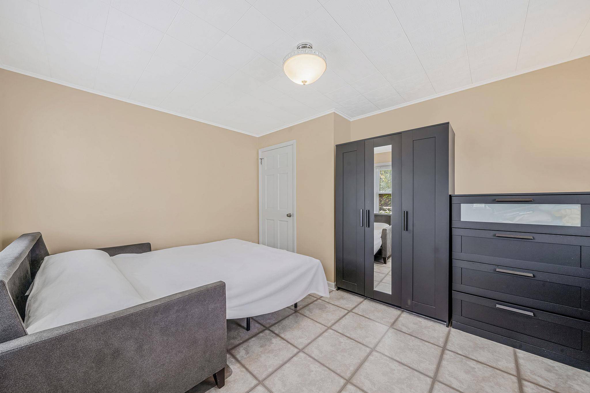 Mineola, NY 11501,314 White RD
