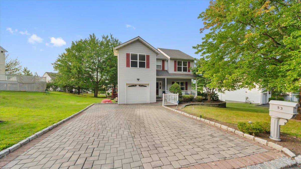 Garnerville, NY 10923,53 Larkin LN