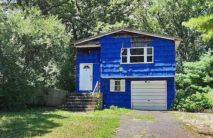 Shirley, NY 11967,567 Puritan DR
