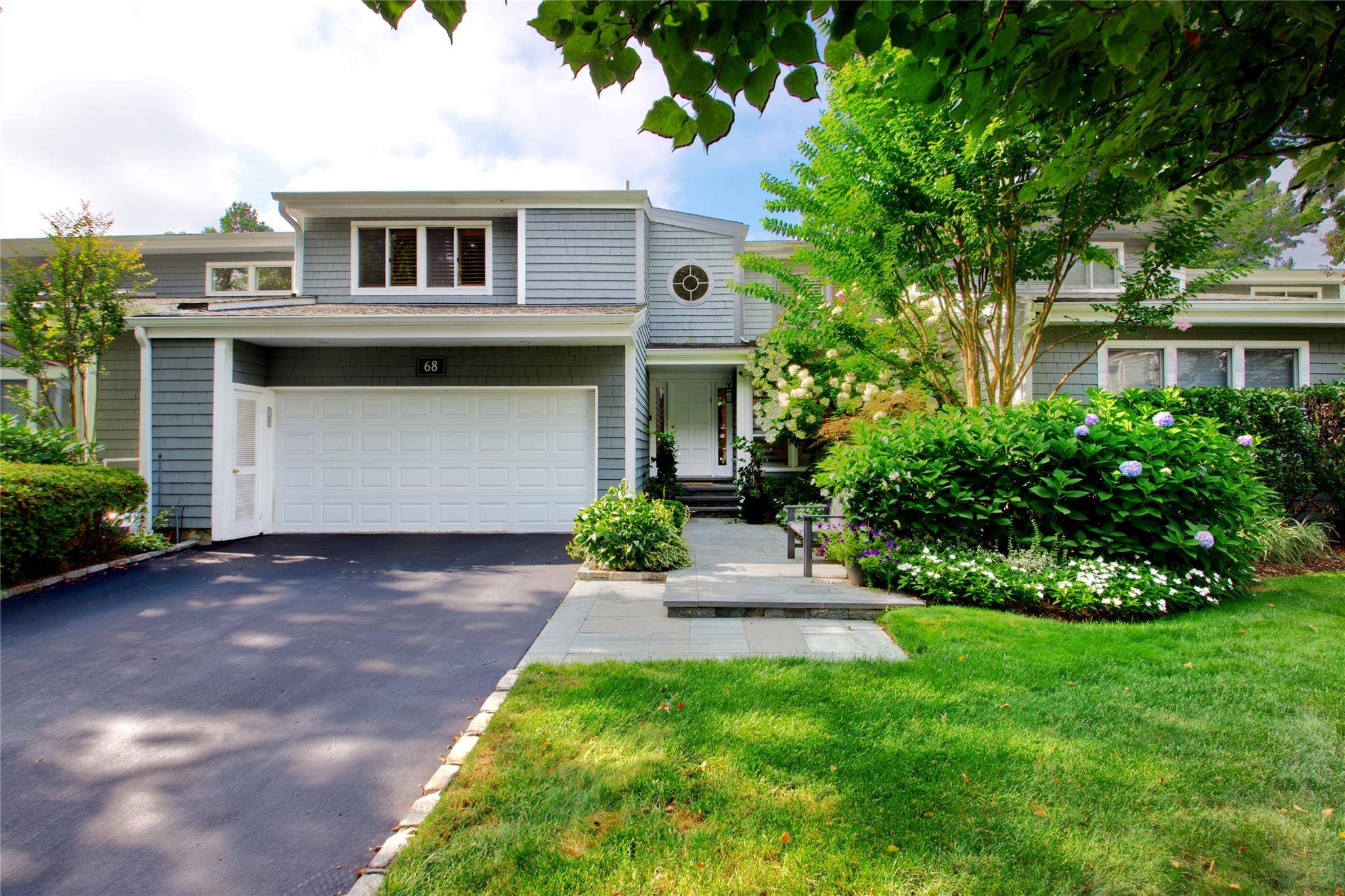 Manhasset, NY 11030,68 Bond CT