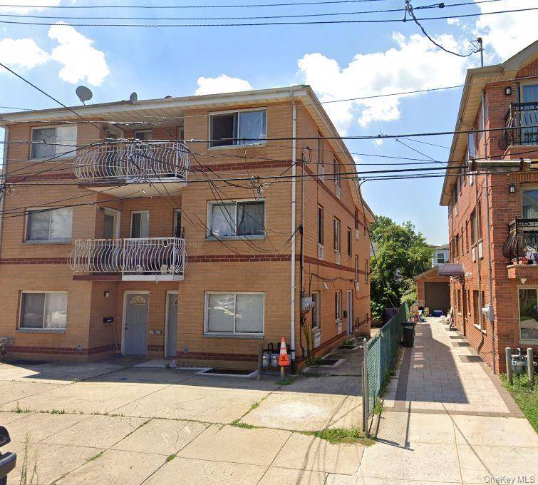 Bayside, NY 11361,4316 212th ST