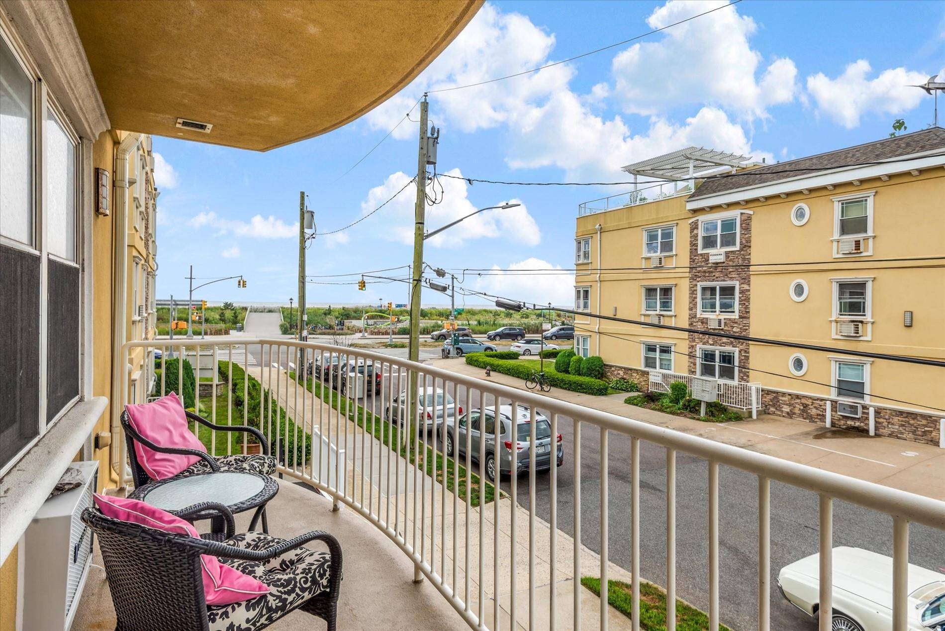 Rockaway Park, NY 11694,160 Beach 101st ST #16B