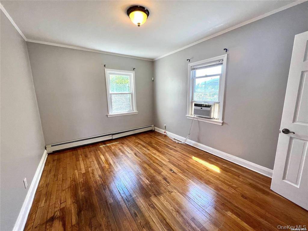 New Hyde Park, NY 11040,217 Hillside AVE