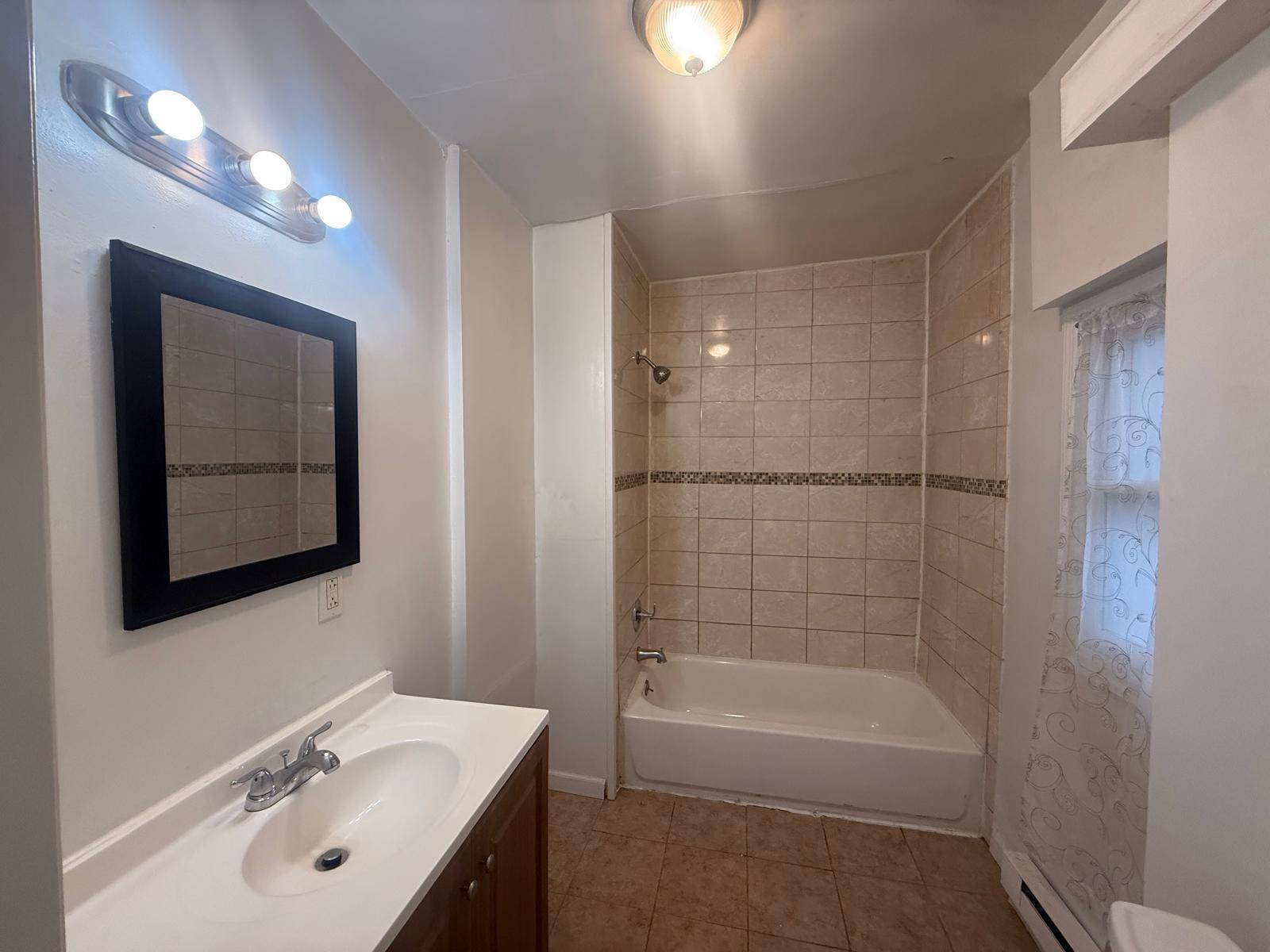 Newburgh, NY 12550,60 Creek Run RD #1