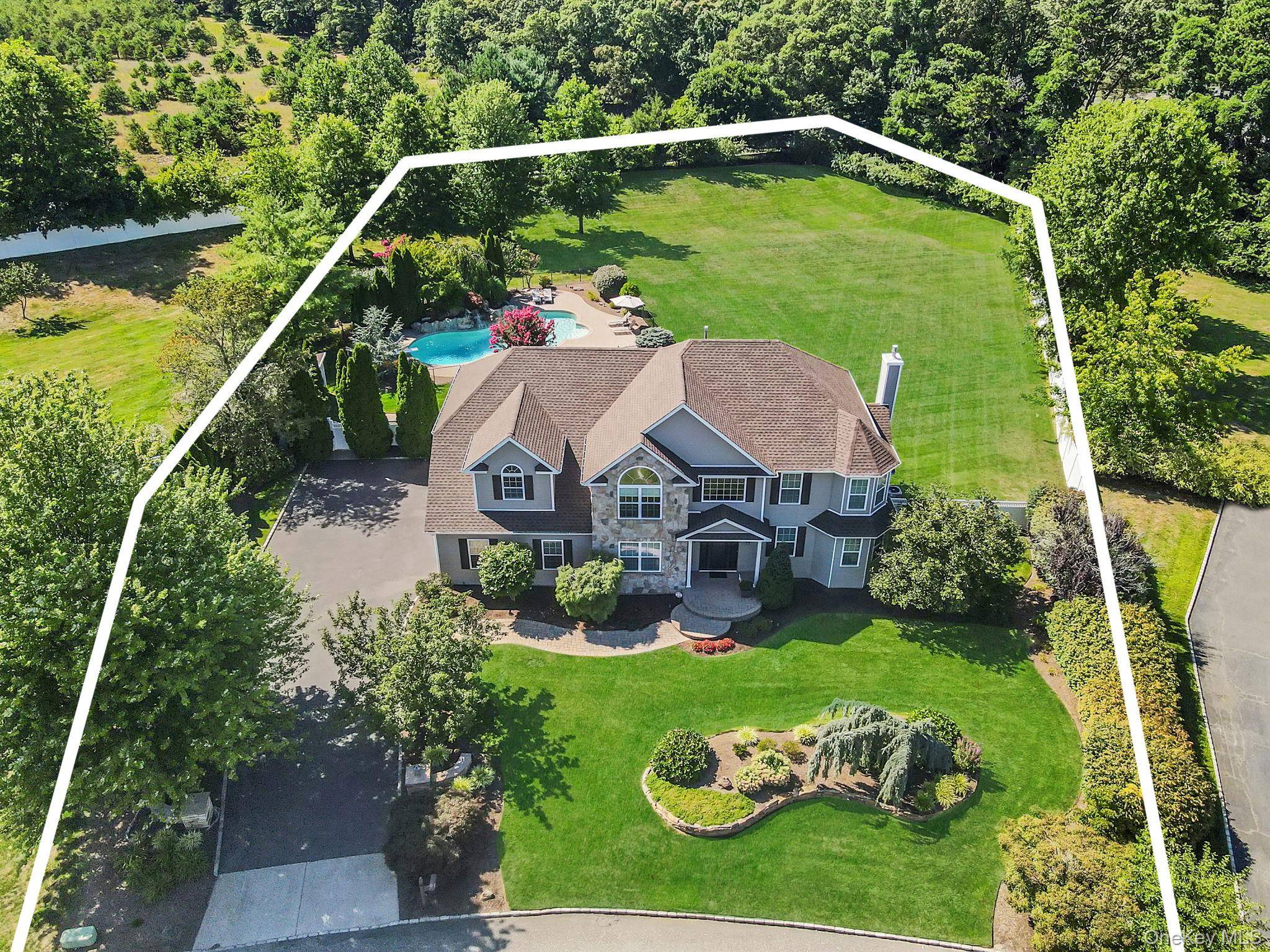 Shoreham, NY 11786,8 Monticello DR