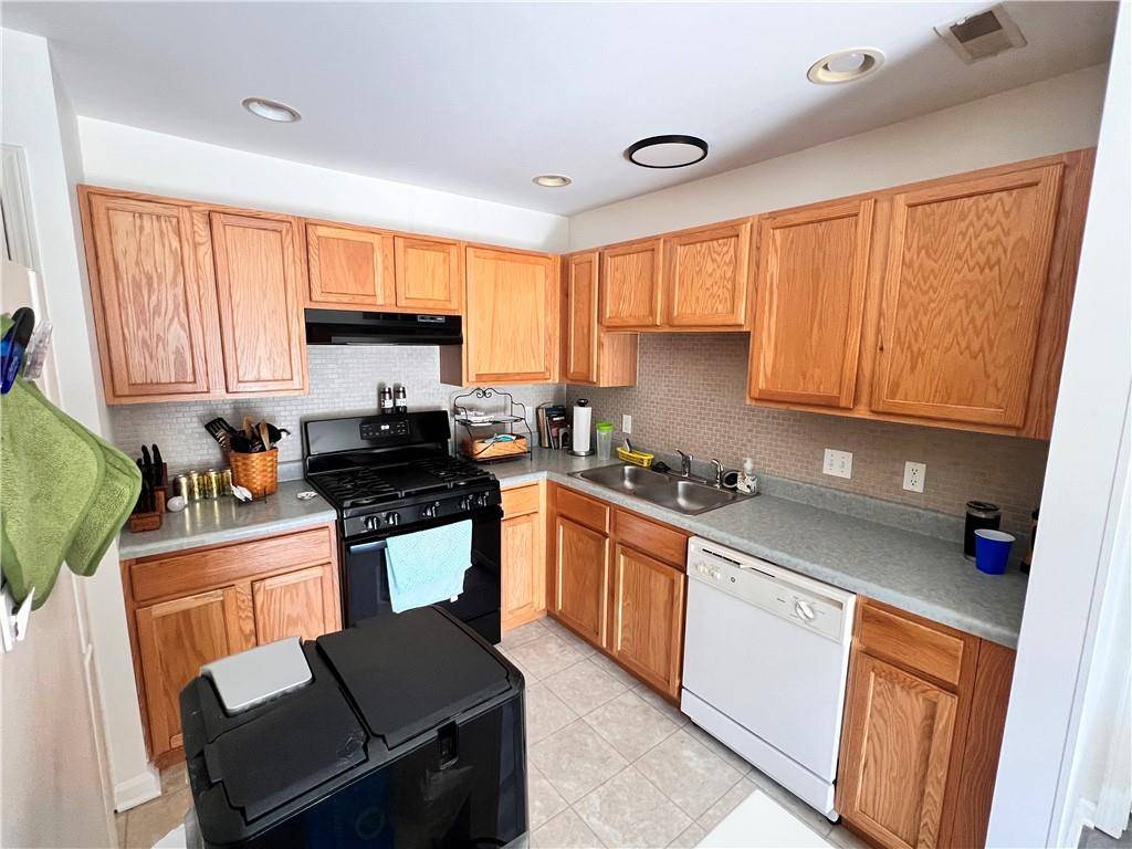 Newburgh, NY 12550,1066 Maggie RD #13-1