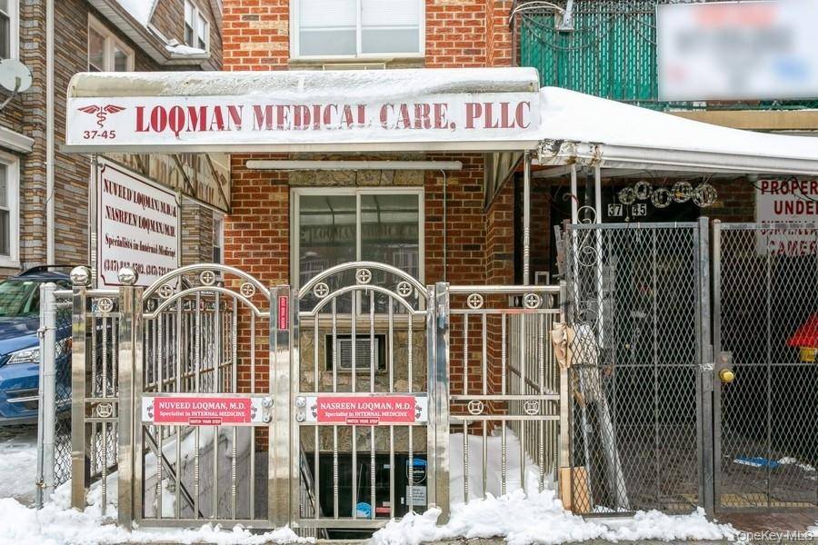 Jackson Heights, NY 11372,3745 75th ST