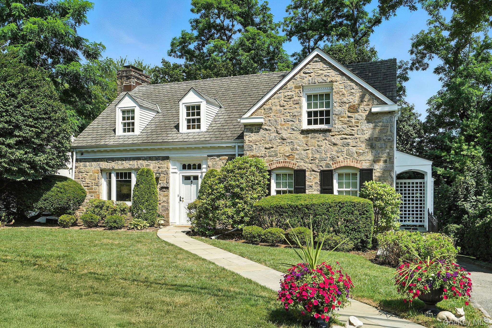 Scarsdale, NY 10583,14 Ridgecrest East