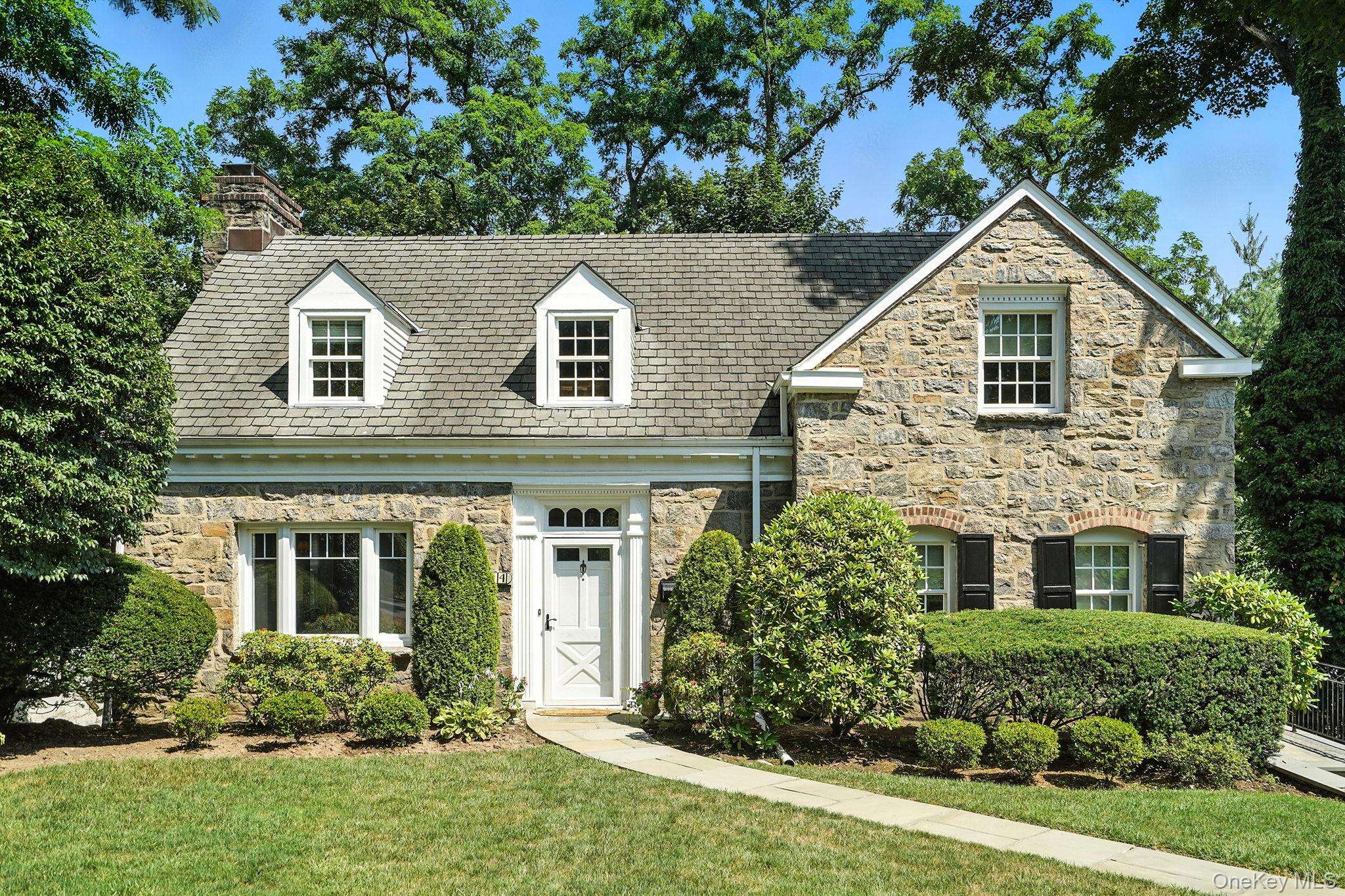 Scarsdale, NY 10583,14 Ridgecrest East