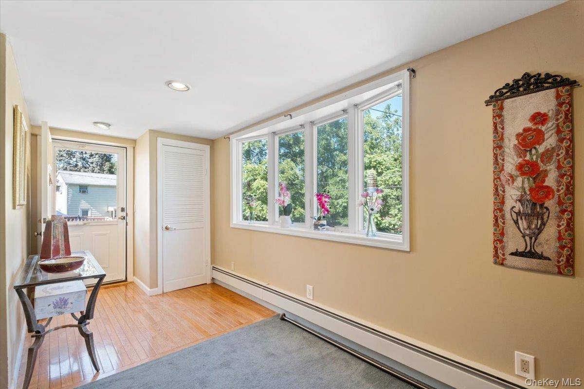 Lake Peekskill, NY 10537,5 Spruce ST