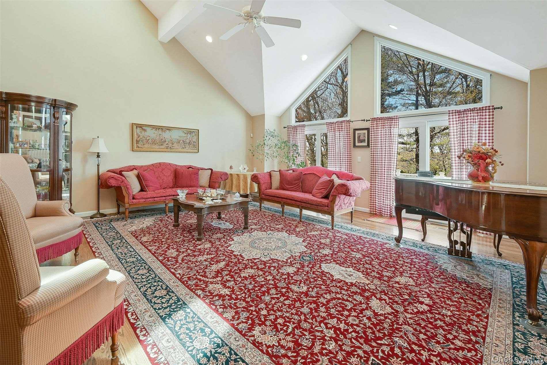 Centerport, NY 11721,3 Crescent CT #3