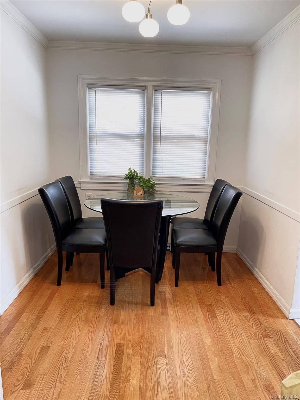 New Hyde Park, NY 11040,1306 6th AVE