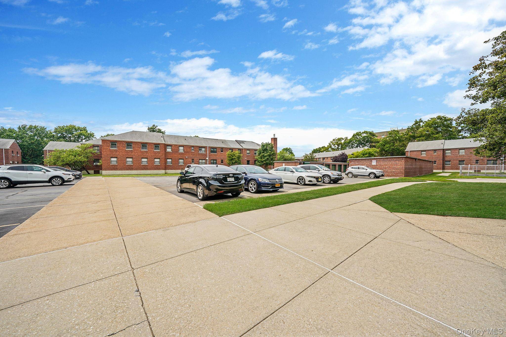 Howard Beach, NY 11414,155-29 84th ST ##3