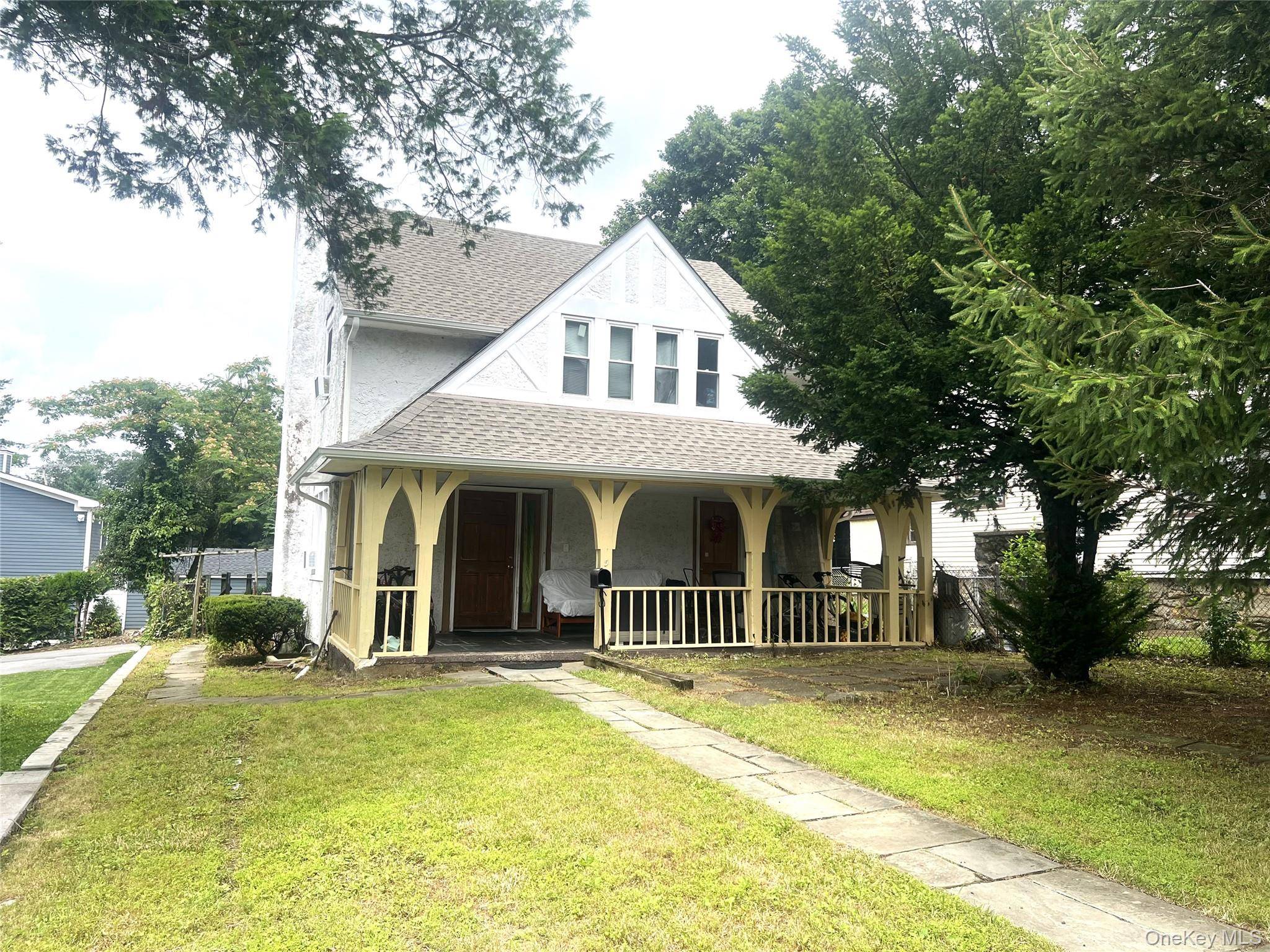 Elmsford, NY 10523,5 Crest PL