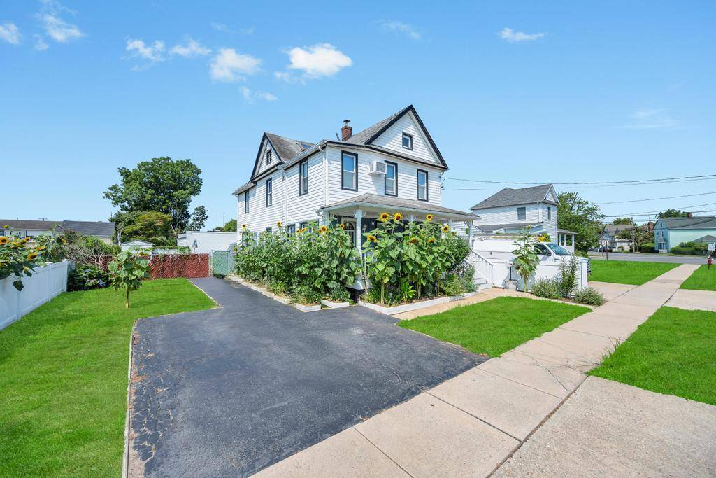 Hicksville, NY 11801,10 Harrison