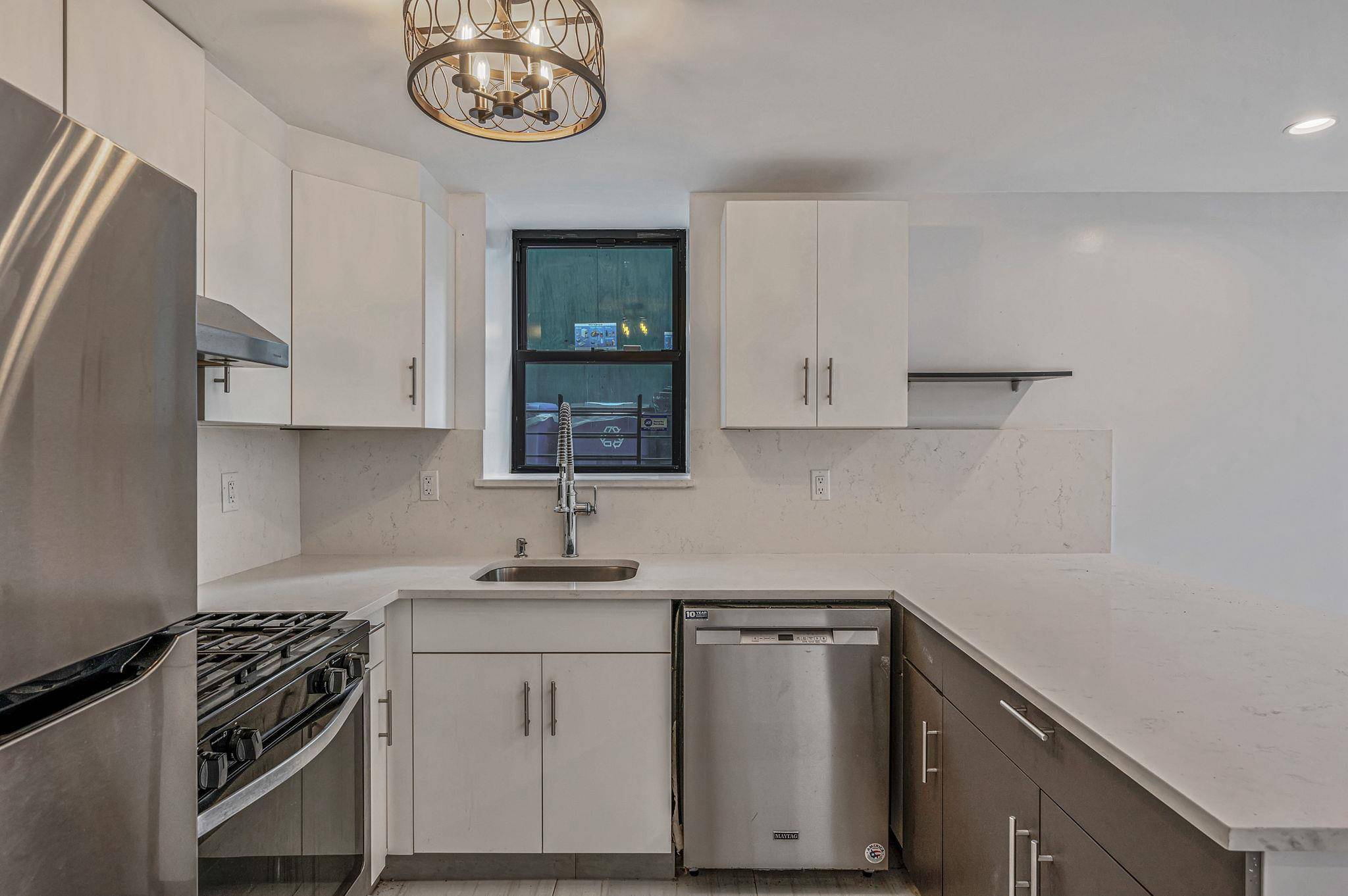 Bronx, NY 10469,955 Tilden ST