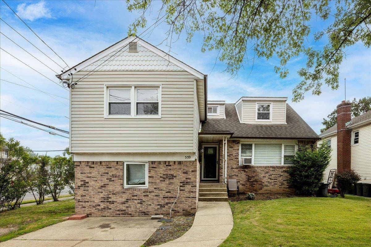 Cedarhurst, NY 11516,559 Arlington PL