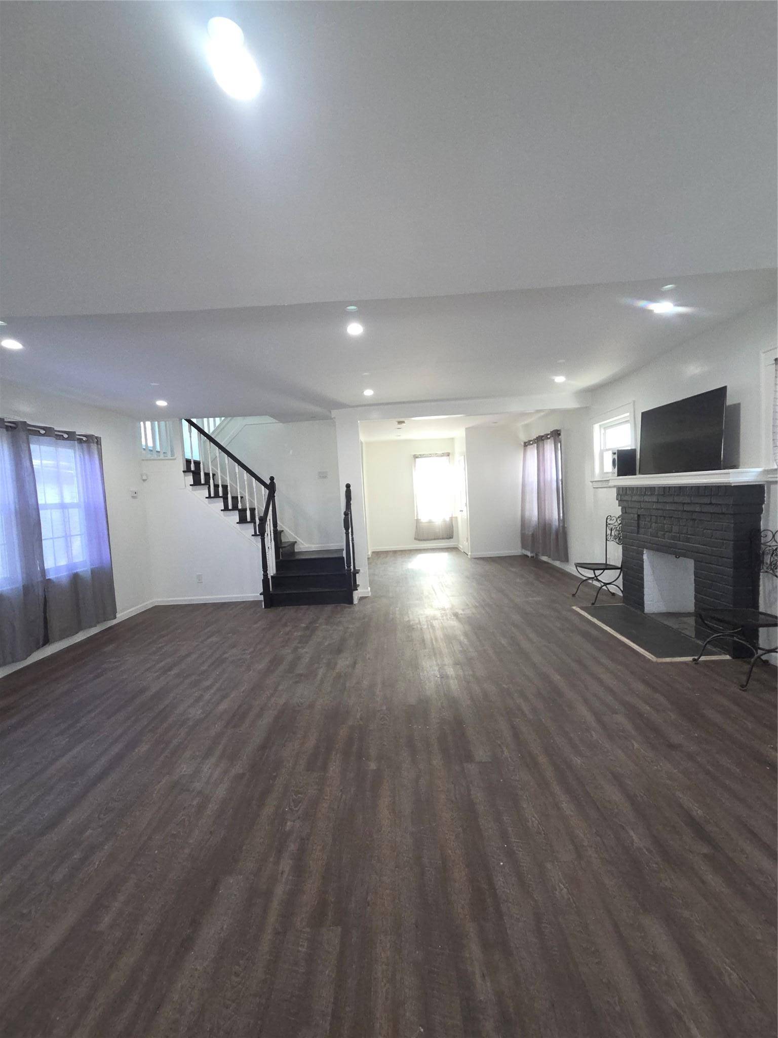 Saint Albans, NY 11412,10532 192nd ST