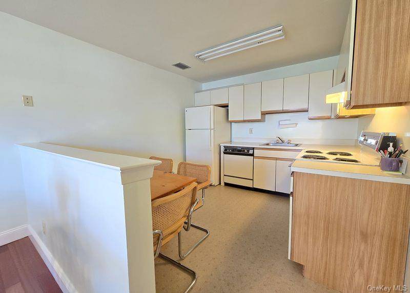 Coram, NY 11727,729 Hilltop CT #729