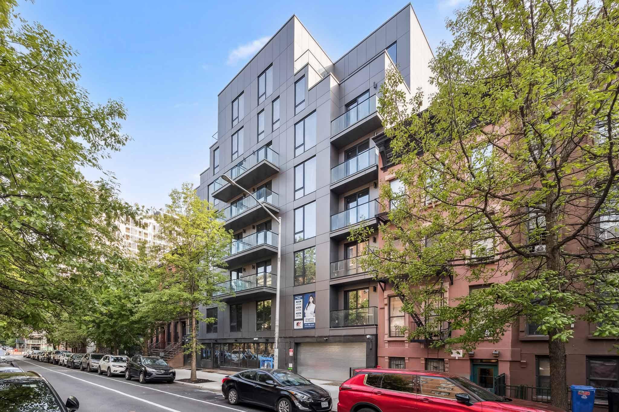 New York (manhattan), NY 10029,168 E 111th ST #5B