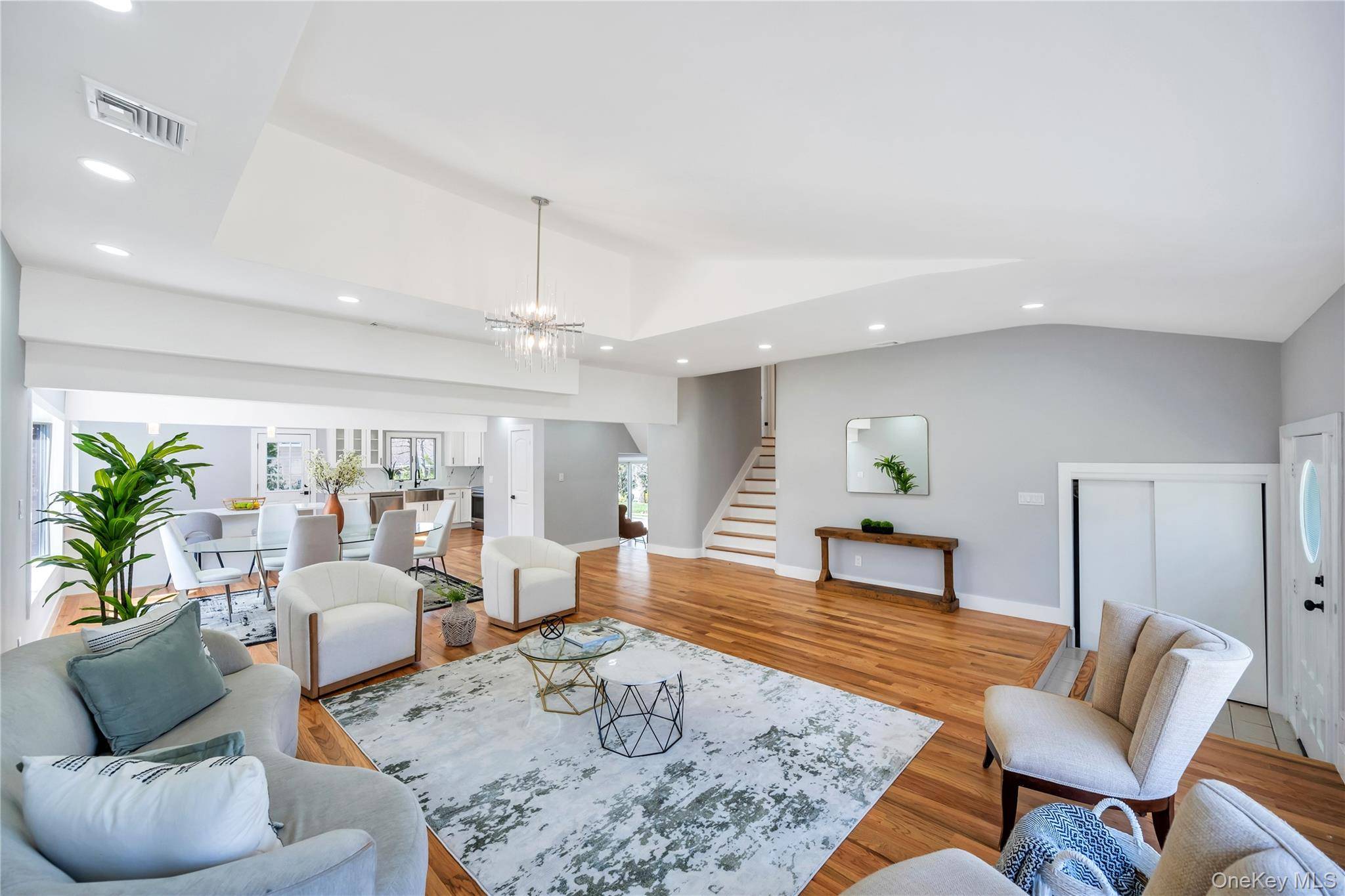 Oyster Bay, NY 11771,16 Huckleberry LN