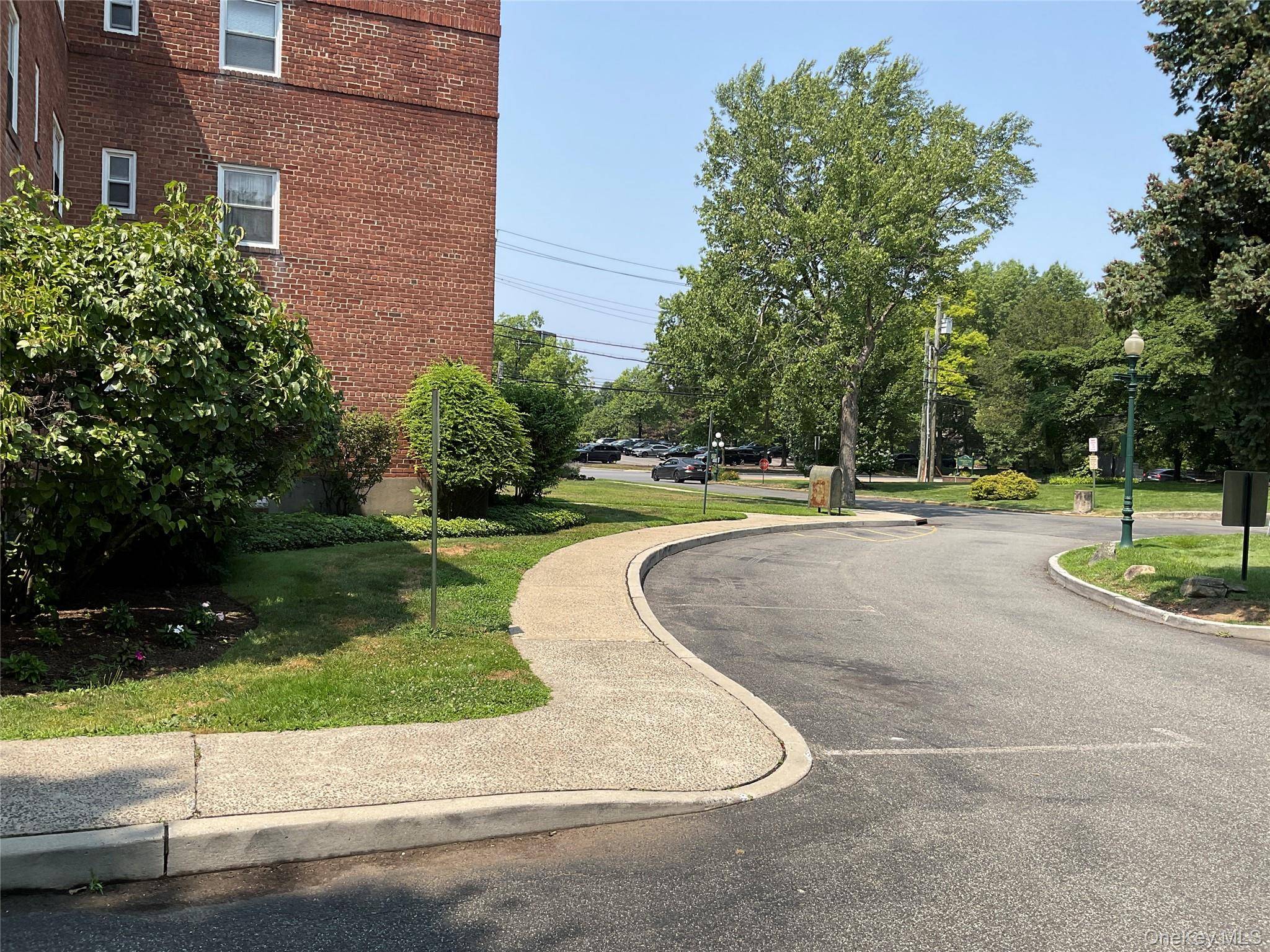 Tarrytown, NY 10591,320 S Broadway ##P8