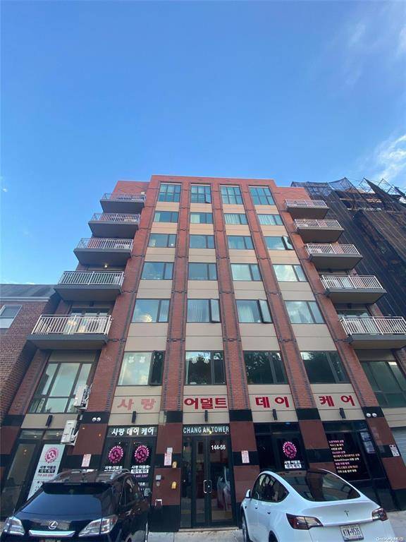 Flushing, NY 11354,144-56 Roosevelt AVE #4B
