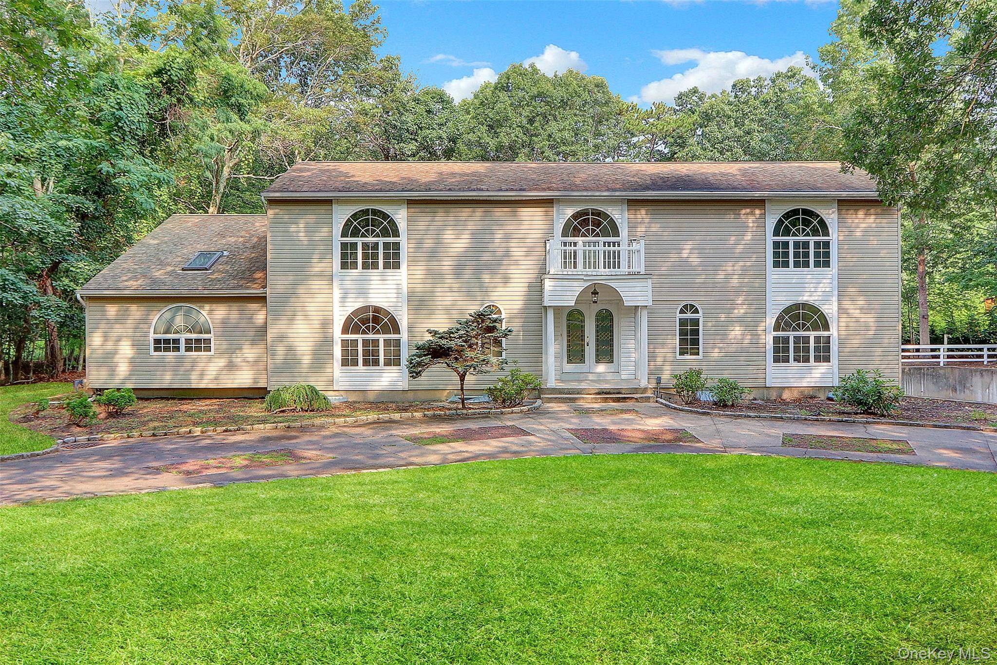 Manorville, NY 11949,4 Doe RUN