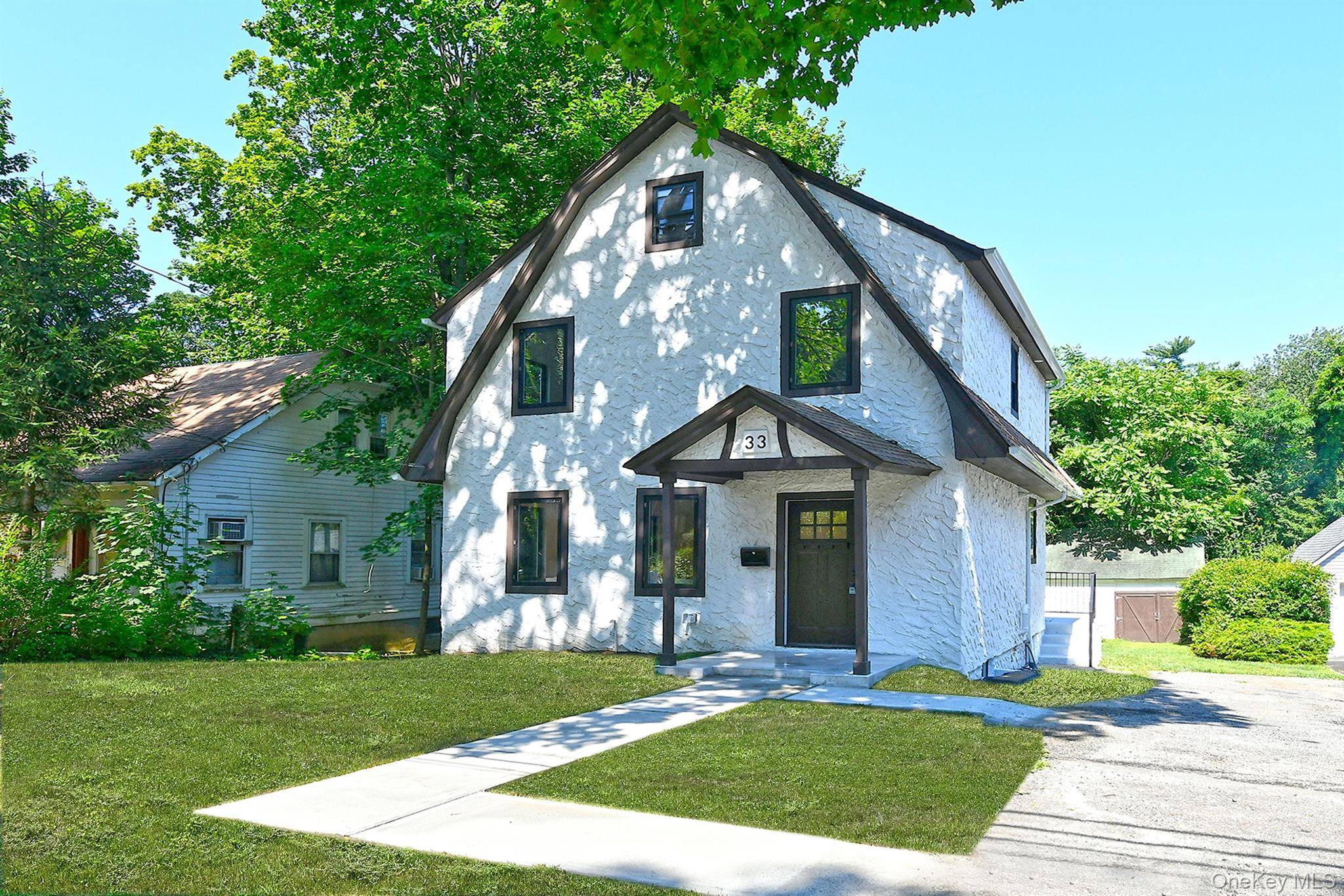 Great Neck, NY 11024,33 Van Nostrand AVE