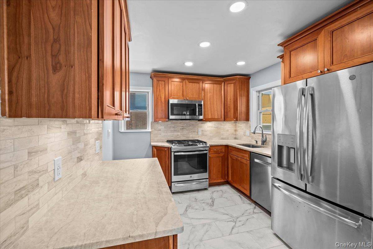 Elmont, NY 11003,1747 Virginia AVE