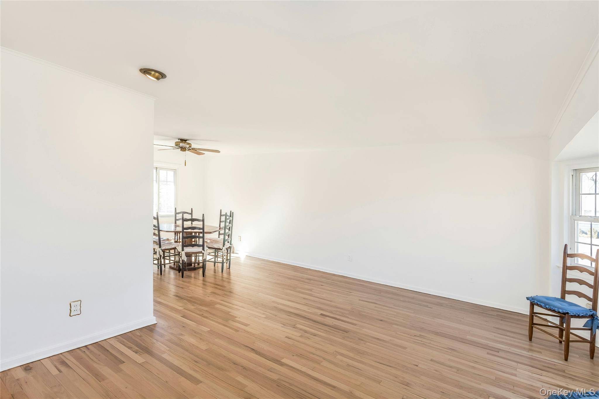 Plainview, NY 11803,2 Glen DR