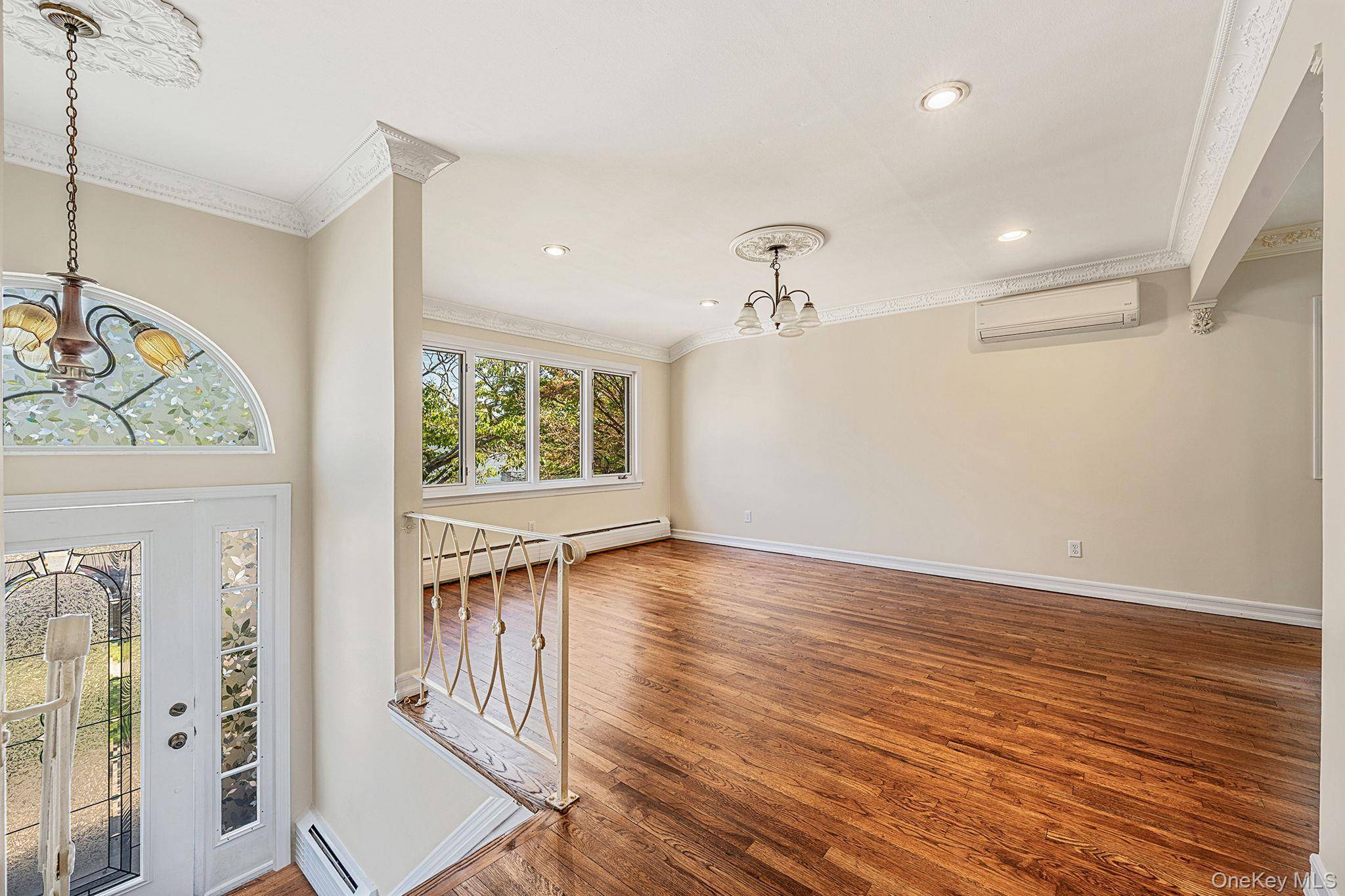 Levittown, NY 11756,1 Mason CT