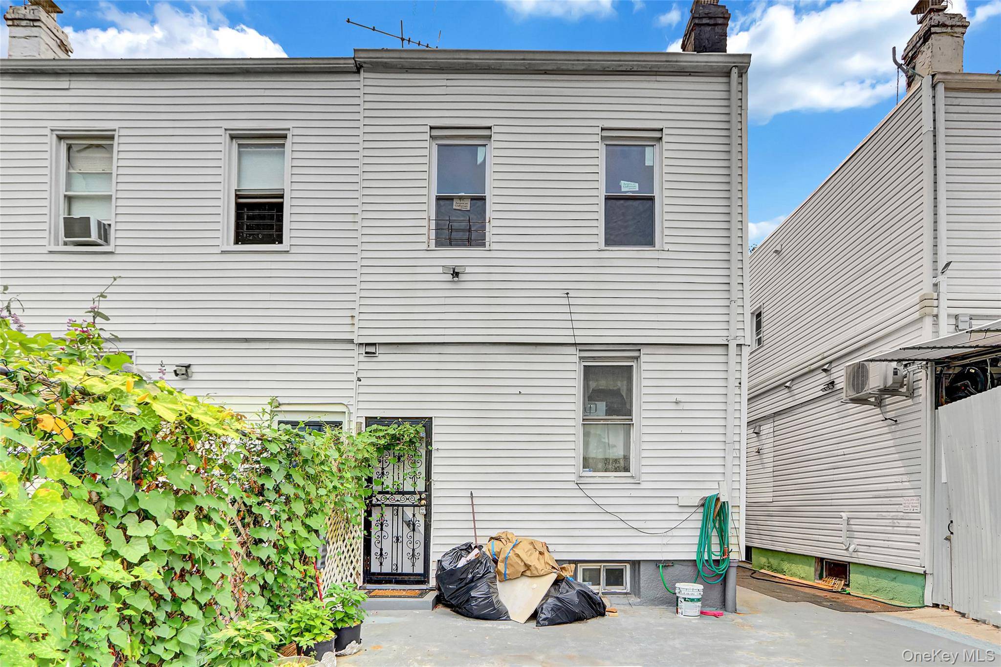 Jamaica, NY 11433,9219 168th PL