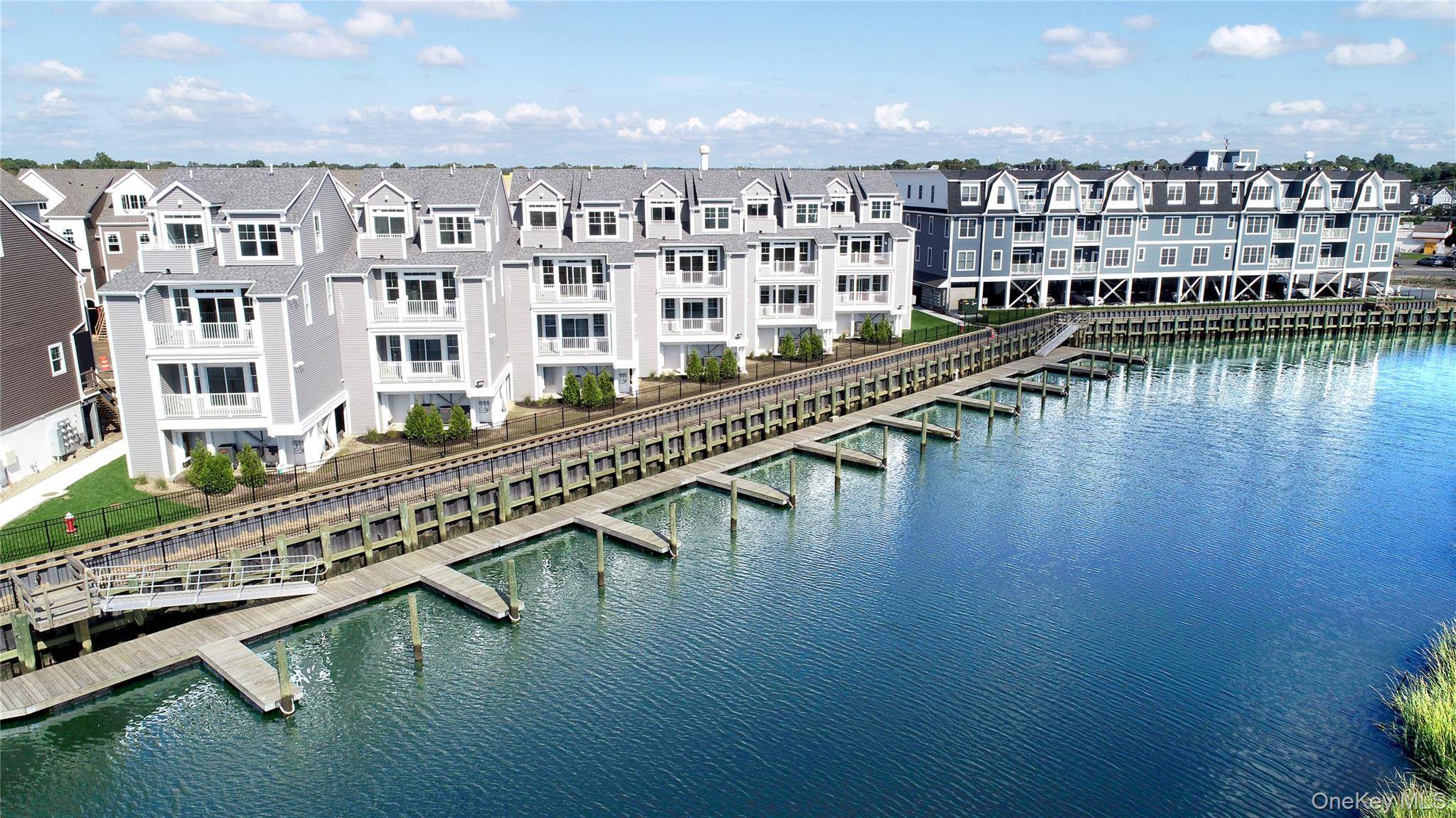 East Rockaway, NY 11518,613 Marina Pointe DR #613