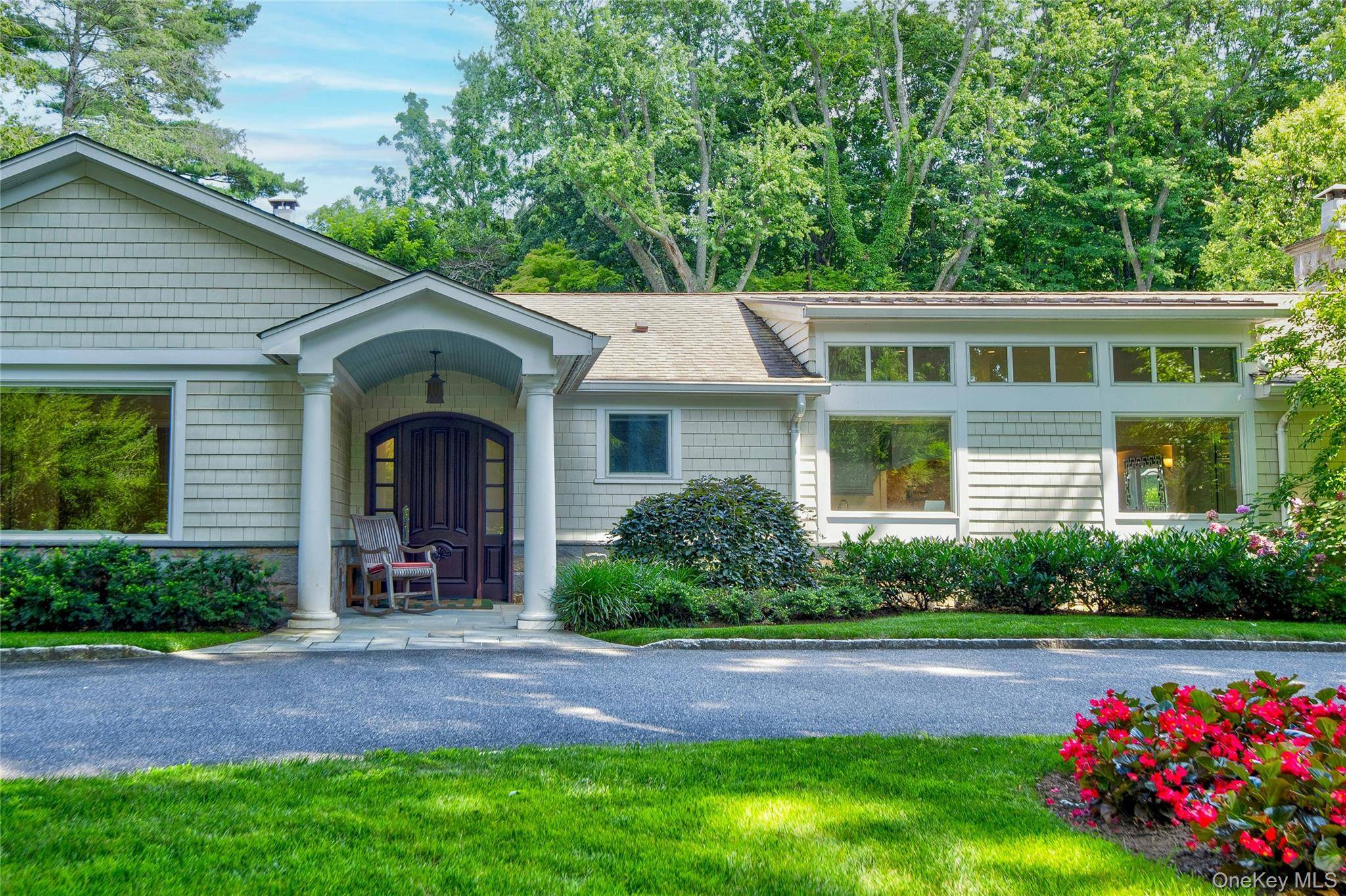 Sands Point, NY 11050,10 Woodland DR