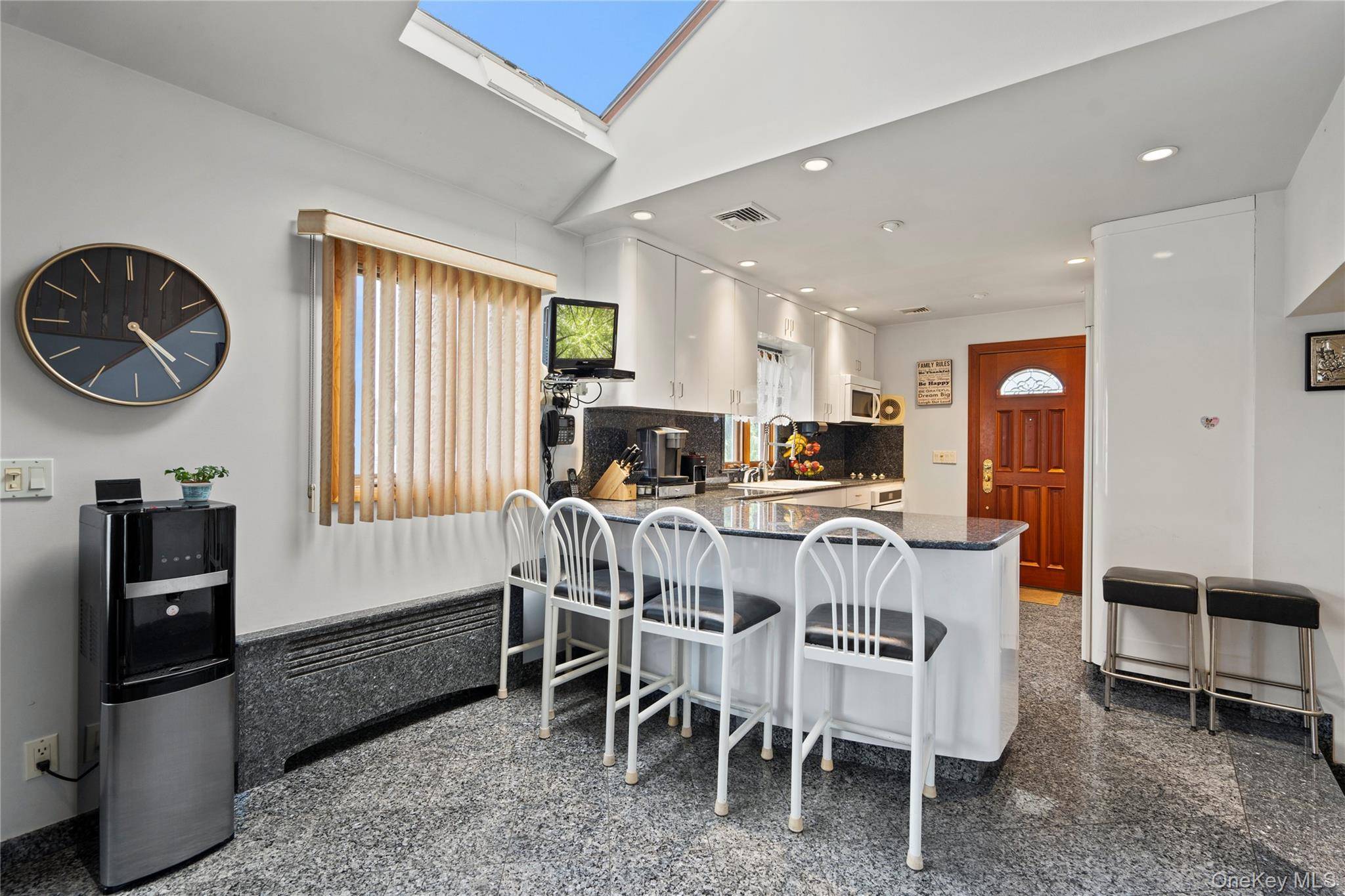 Plainview, NY 11803,33 Shelter Hill RD